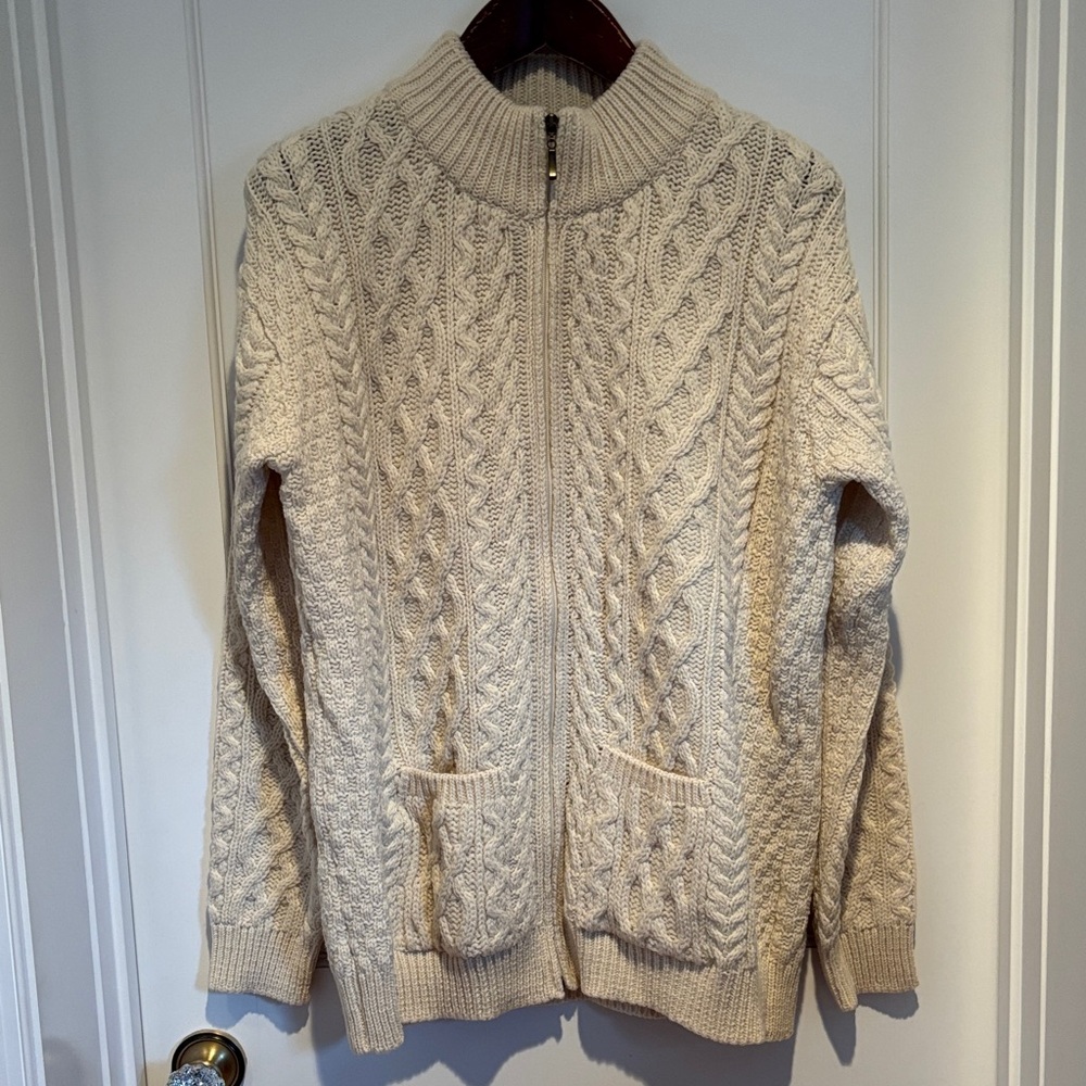 Aran Sweater Market 100% Merino Wool cable knit zip up cardigan sweater